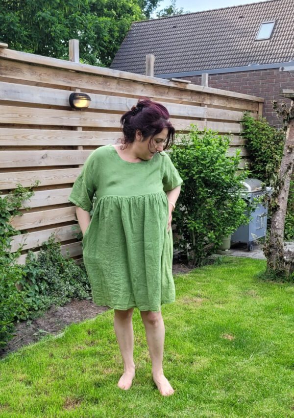 Linnen jurk met korte mouwen ronde hals GROEN kleur, knie lengte maat 40/42 - Afbeelding 4
