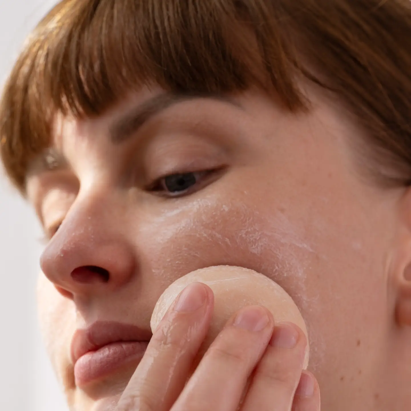 Biologisch en handgemaakt in Frankrijk vaste gezicht reiniger en make-up remover - shea boter - rijke oliën 35gr