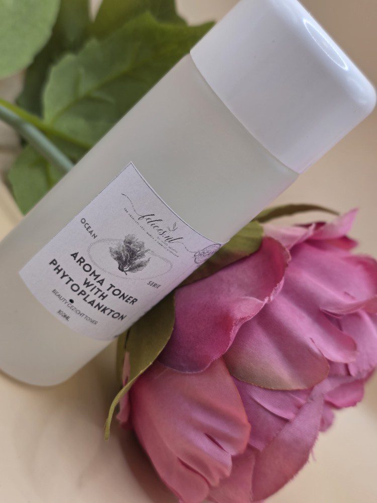 Handgemaakte biologische marine gezicht toner met phytoplankton - vanille - frangipani water 100ml