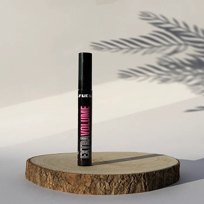 Hypoallergene zwarte mascara - volume en lengte effect - mooi ogen en sterke wimpels - gemaakt in Italie10ml