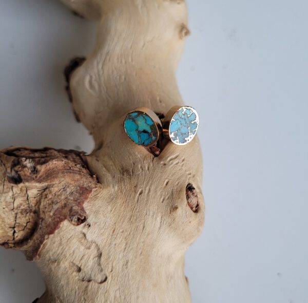 Edelsteen oorbellen van Turquoise goudenkleurig frame minimaal oorbellen dames