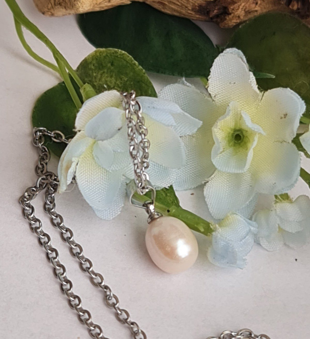 Elegante ketting van Witte Parel drop hanger - zilver ketting - handgemaakt