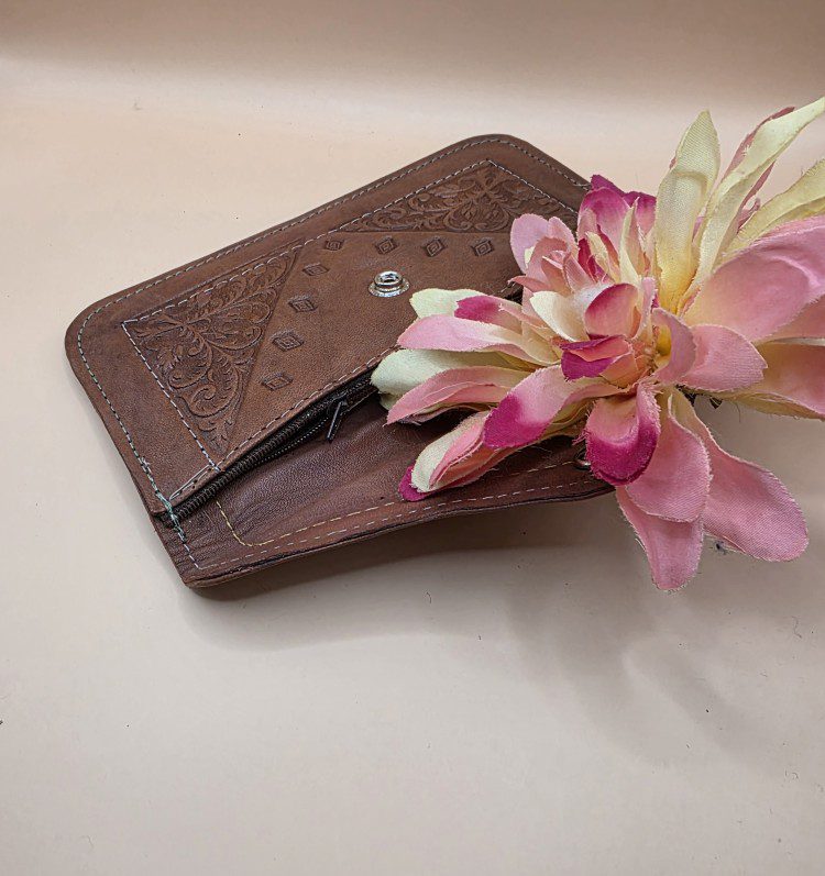 Handgemaakte Marokkaanse leren platte portemonnee - gegrafeerd - achter vakje BRUIN kleur - Afbeelding 4
