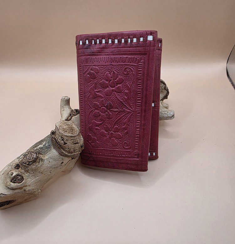 Handgemaakte Marokkaanse leren midden grote portemonnee - gegrafeerd - vakjes ROOD kleur