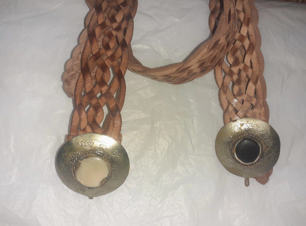 100% leren gevlochten riem met platte ronde stalen met LICHTER steen in het midden 125cm - Afbeelding 3