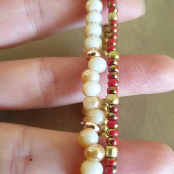 Tweedelige armband handgemaakt met Rocailles, kralen in diverse maten en kleuren 2st - Afbeelding 4