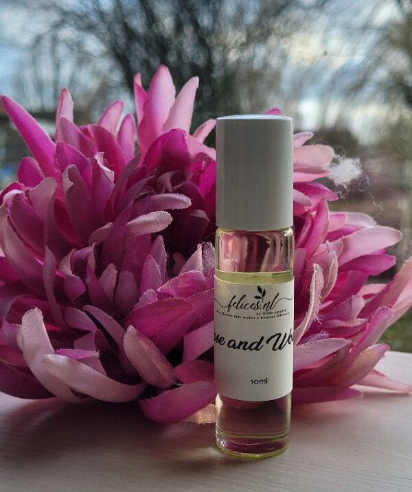 Rose and wood parfum olie 10ml - Afbeelding 2