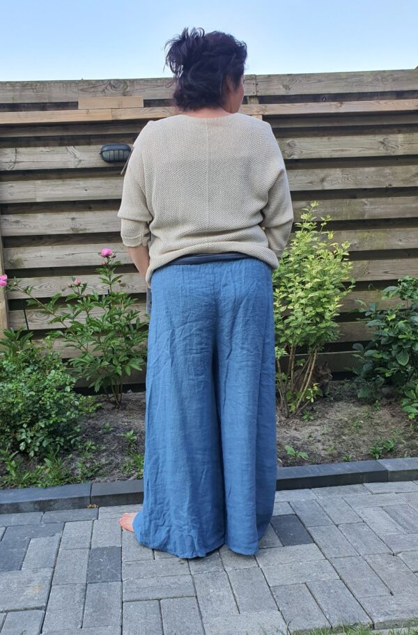 Luchtige gebreide top met v-hals in kleur BEIGE met vlinder 7/8 mouwen - maat 40/42 - Afbeelding 3