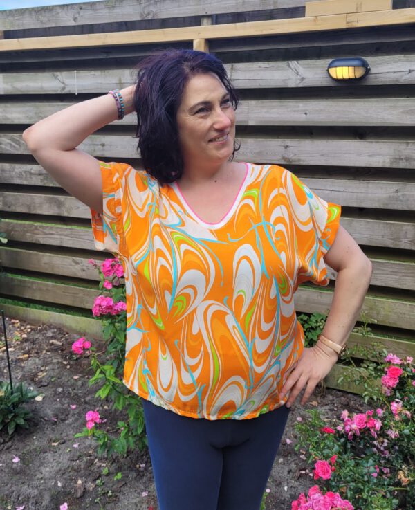 Franse mode zomer top met v-hals en korte mouw kleur ORANJE, maat 40/42 - Afbeelding 2