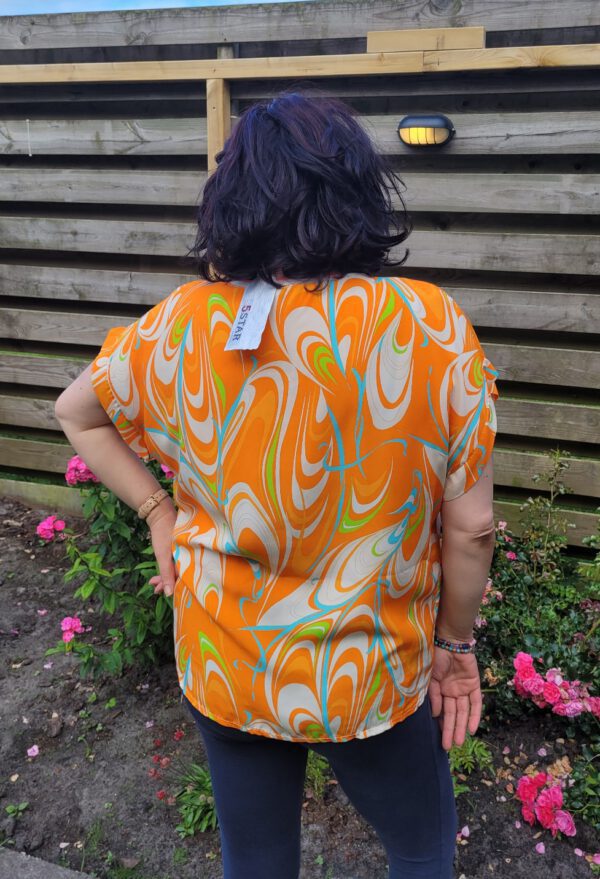 Franse mode zomer top met v-hals en korte mouw kleur ORANJE, maat 40/42 - Afbeelding 3