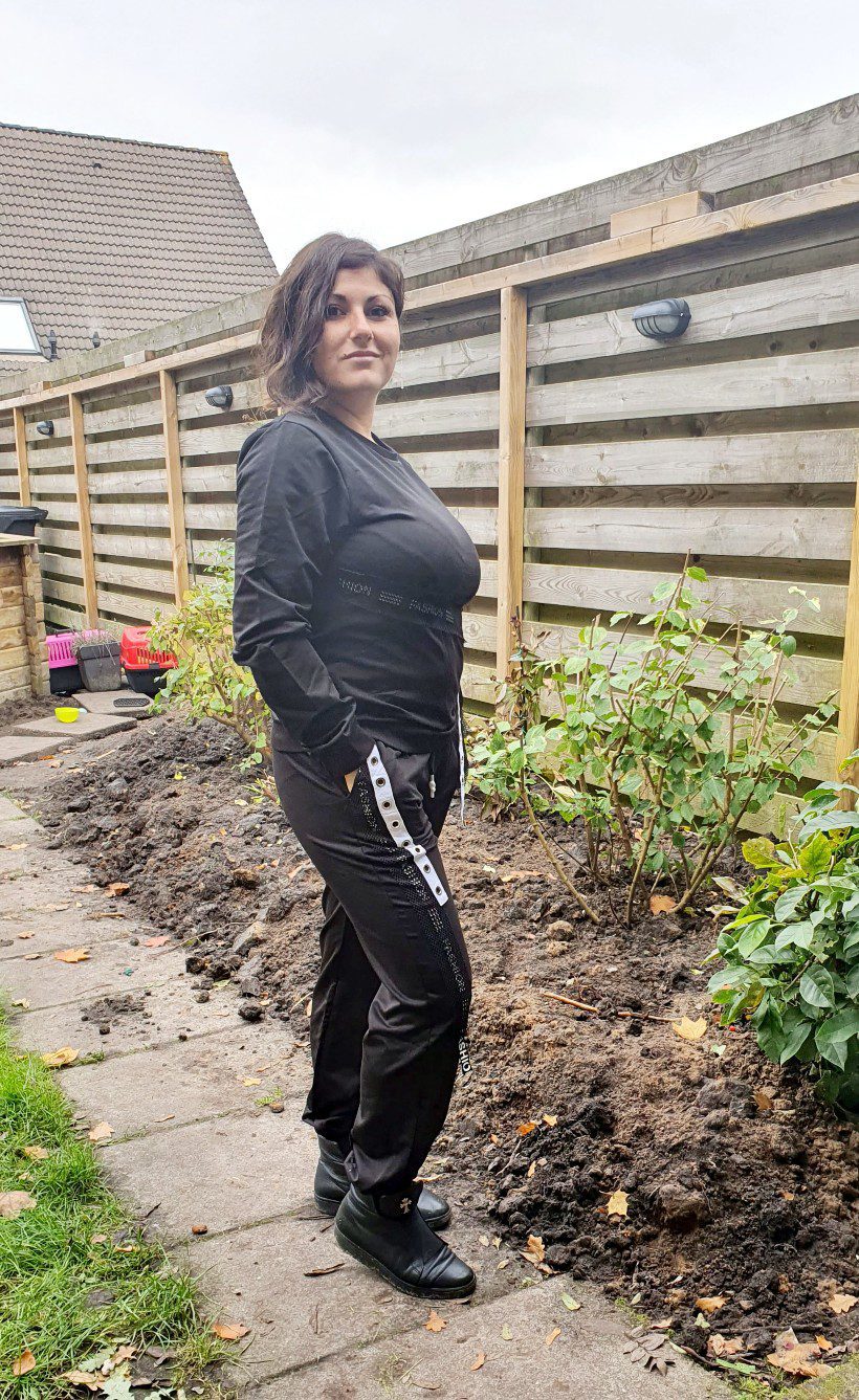 Sport pak voor dames met sporttop en lange broek - decoratie in ZWART kleur - maat 38/40