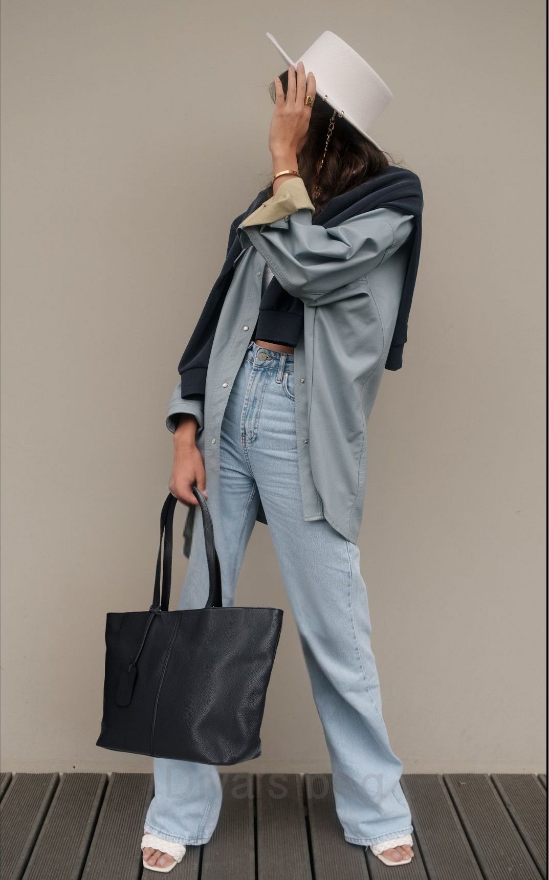 Maxi leren tas - ritssluiting - achter vakje - massieve schouder band - kleur PAPAJA