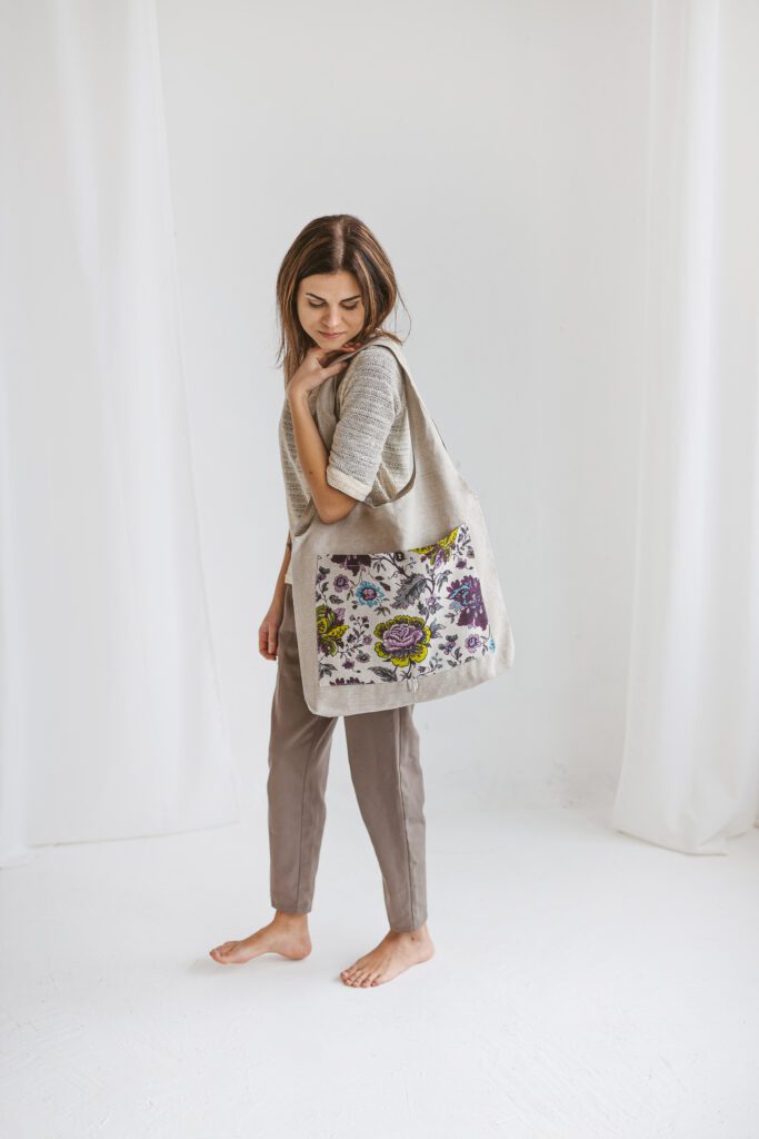 Handgemaakte linnen Opvouwbare tas - met wilde bloemen - paarse bloemen - grote voorzak