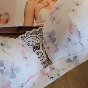 Infiore lingerie set in WIT met kant SLIP maat 75B/A, M